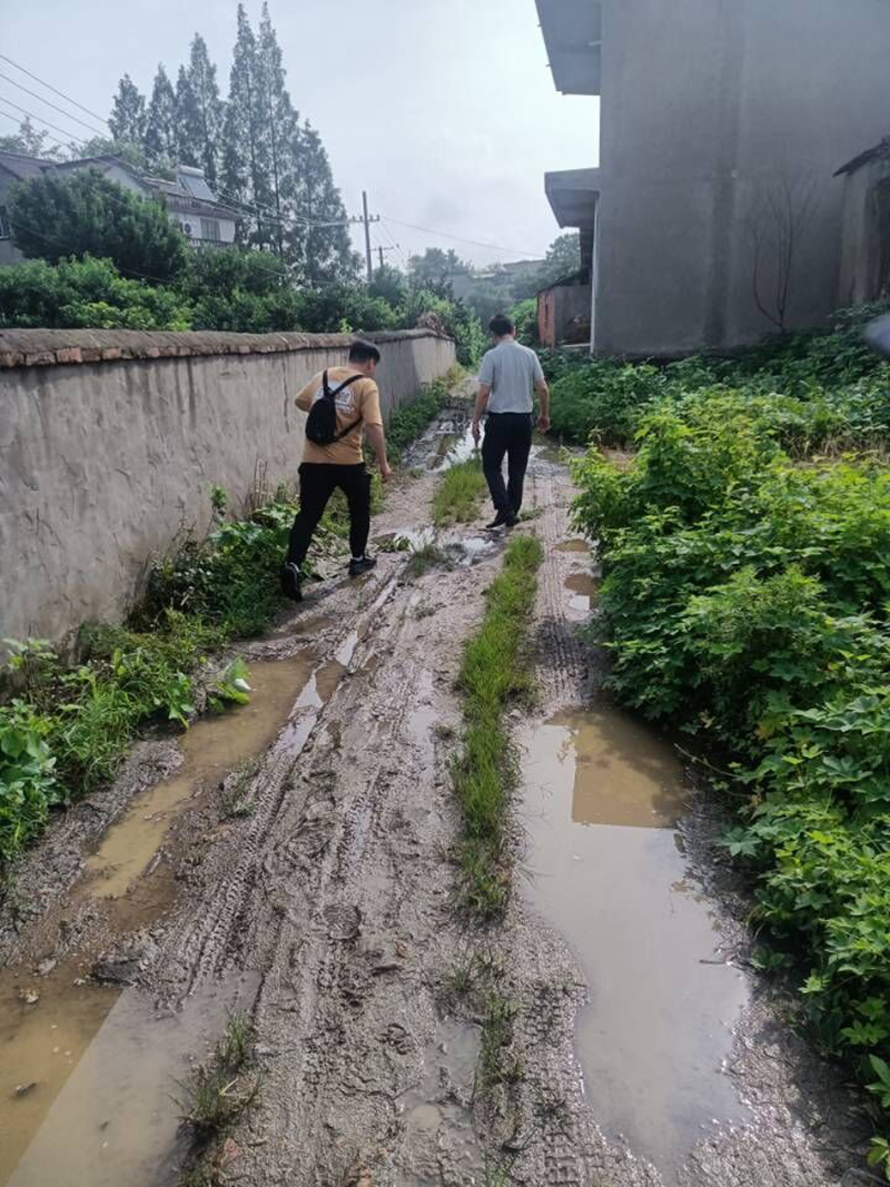 20230721 吴成富（路上）.jpg